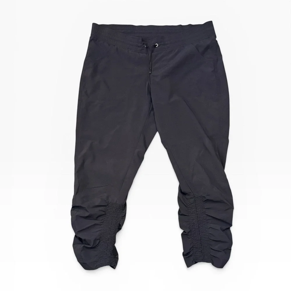 Athleta Capri Pants Black Ruched Leg Joggers Size 2 OVERSIZED Yoga Gym‎ Casual